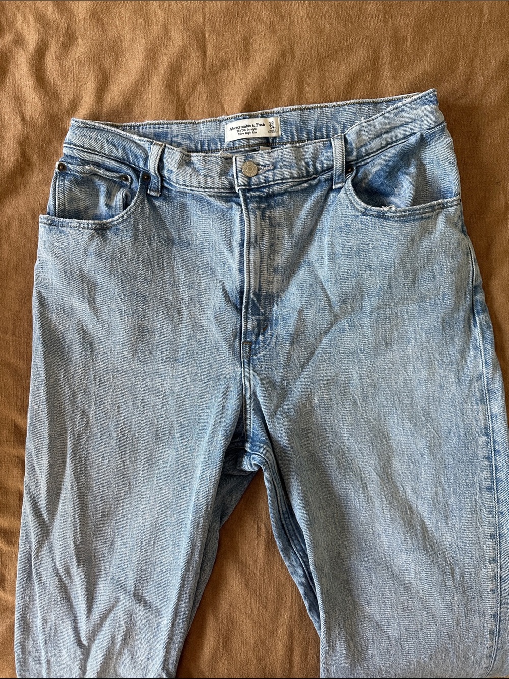 Abercrombie & Fitch ‘90s Straight Ultra High Rise Light Wash Jeans